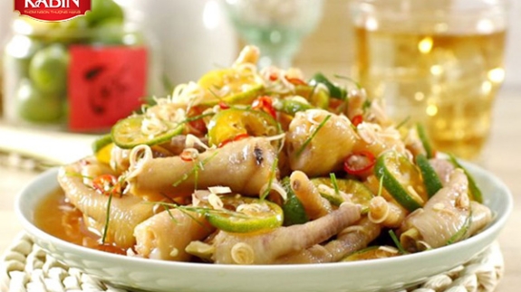 Cách Làm Chân Gà Ngâm Sả Tắc Cay Giòn Ngon Tuyệt